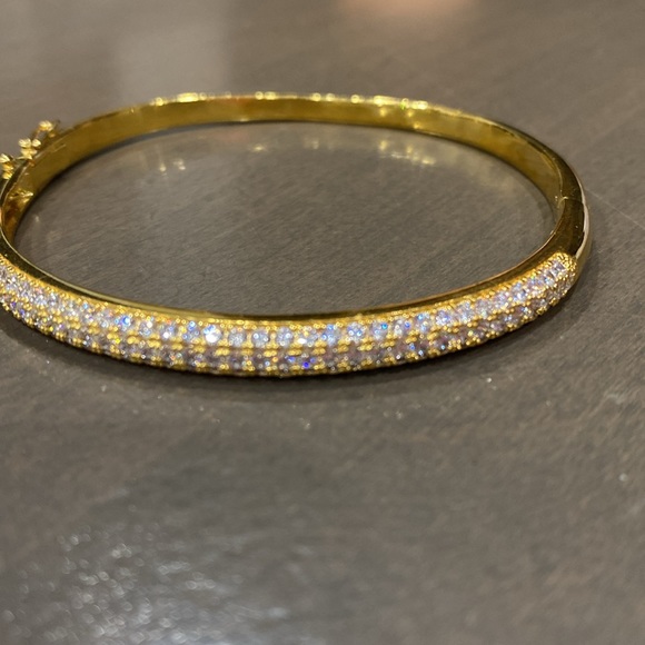 Nadri
Triple Row Bangle - Picture 4 of 5